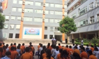 TRƯỜNG THCS & THPT QUỐC TẾ THĂNG LONG TƯNG BỪNG CHÀO ĐÓN HỌC SINH TỰU TRƯỜNG NĂM HỌC 2017 – 2018 TRƯỜNG THCS & THPT QUỐC TẾ THĂNG LONG TƯNG BỪNG CHÀO ĐÓN HỌC SINH TỰU TRƯỜNG NĂM HỌC 2017 – 2018