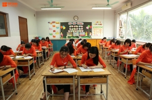 Hội thi Viết chữ đẹp - Giáo viên trường Tiểu học Quốc tế Thăng Long