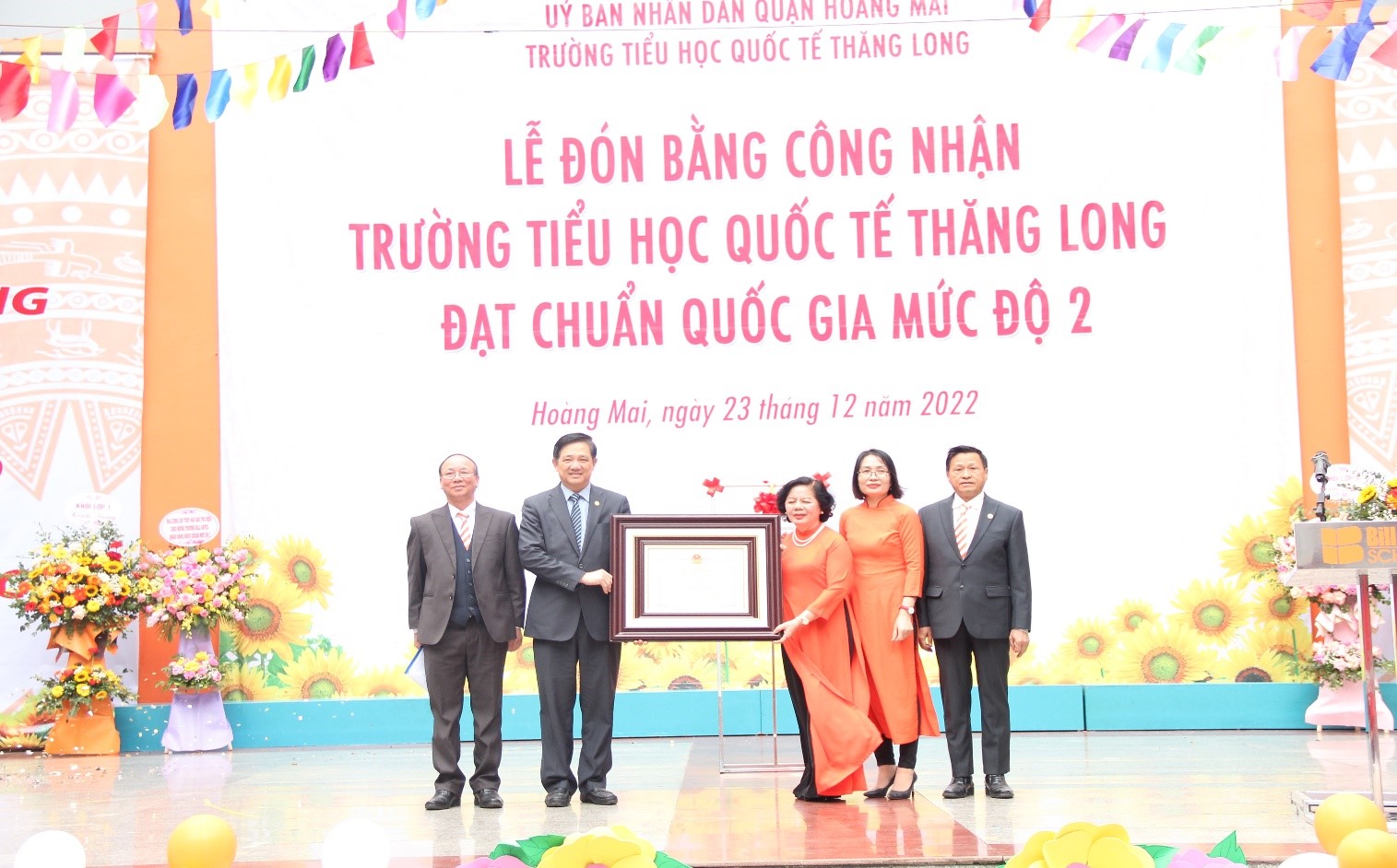 Trường Tiểu học Quốc tế Thăng long vinh dự được nhận Trường chuẩn Quốc gia mức độ 2 lần thứ 2 
