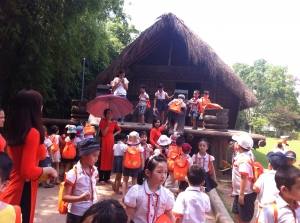 Lớp Simba tham quan Bảo tàng dân tộc học