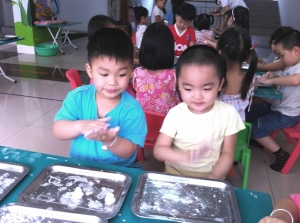 Ngày hội bánh trôi, bánh chay của cô trò trường  MN Thăng Long