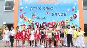 Mừng sinh nhật lần thứ 8 & Chung khảo cuộc thi Let's Sing and Dance năm học 2017-2018 Trường Tiểu học QT Thăng Long 