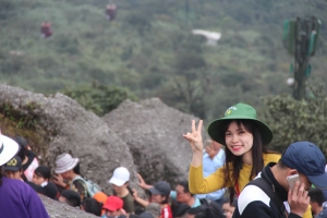 DƯ ÂM CHUYẾN DU XUÂN  CHÙA YÊN TỬ- BA VÀNG