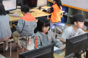 Học sinh Tiểu học Quốc tế Thăng Long  với cuộc thi Olympic Tin học cấp Trường