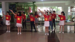 Sinh hoạt dưới cờ theo chủ đề: Tiến bước lên Đoàn