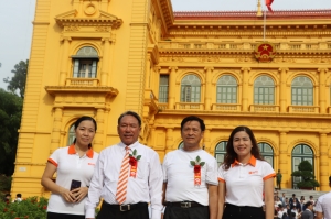 Bill Gates Schools và Nhà giáo nhân dân Trần Tiến Dũng được vinh danh tại chương trình 