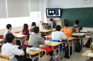 Khối 12 trường THCS&THPT Quốc tế Thăng Long chính thức quay trở lại học trực tiếp