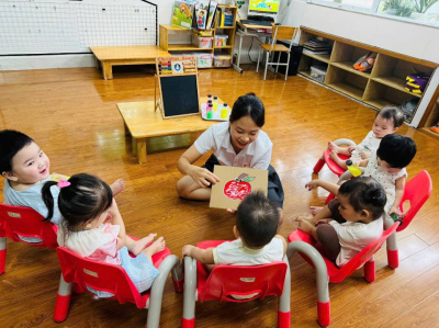 BÉ YÊU 12-24 THÁNG KHÁM PHÁ THẾ GIỚI SẮC MÀU: HỌC MÀ VUI TẠI MẦM NON THĂNG LONG