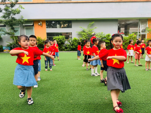 RÈN KỸ NĂNG TỰ BẢO VỆ BẢN THÂN TRÁNH CÔN TRÙNG ĐỐT CHO TRẺ